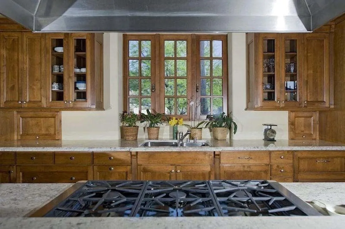 Read more about the article Kitchen Extractor Fans: What You Need to Know Before Buying
