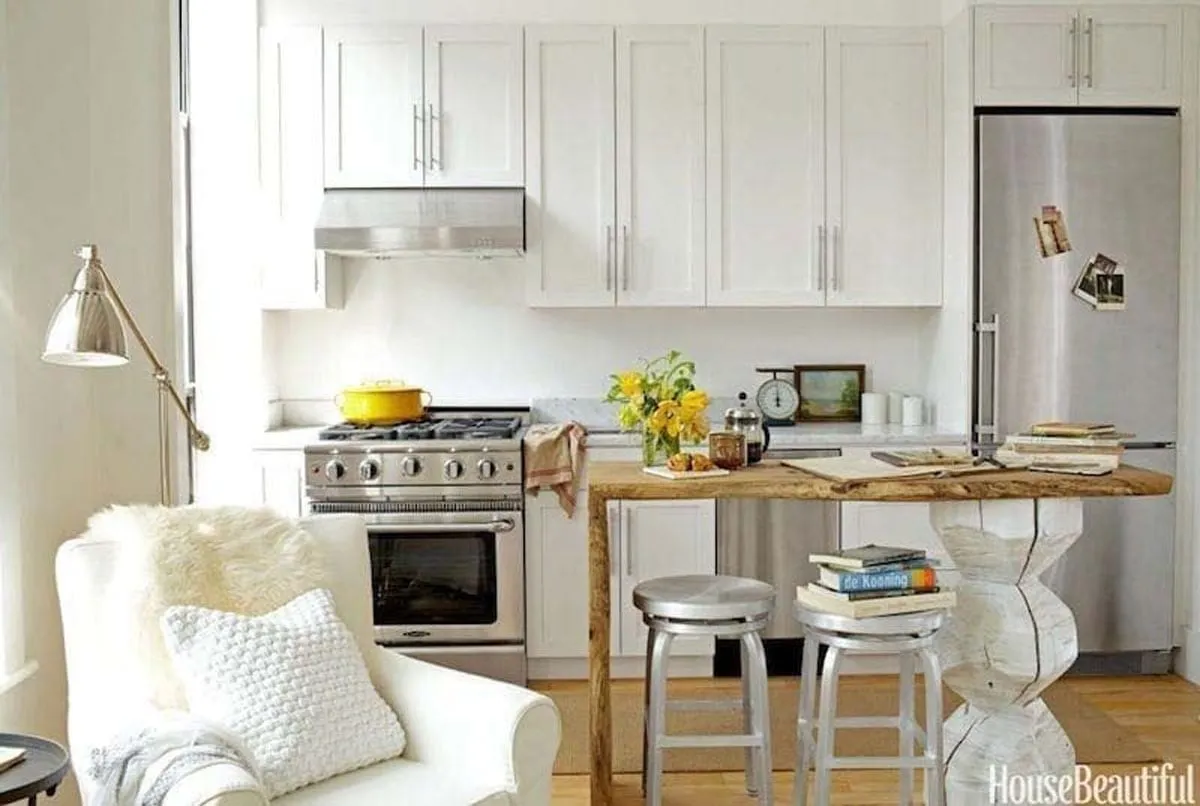Read more about the article 6 Things Everyone With a Really Small Kitchen Will Understand
