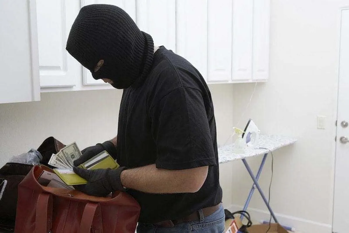 Read more about the article Winter Home Security Tips: Beat The Burglars This Festive Season