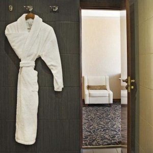 Achieve That Hotel Bathroom Feeling At Home With These 5 Tips